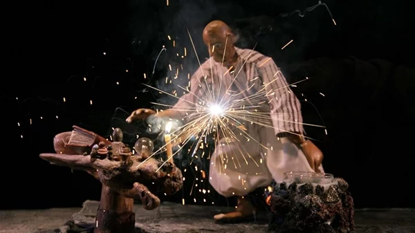 "Το μυστήριο της Ανατολής" στο "Εργαστήρι Μαιρηβή" για δύο Σαββατοκύριακα