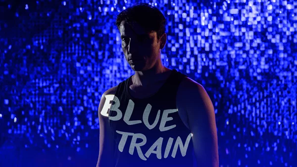 "Blue train": Το νέο έργο του Γεράσιμου Ευαγγελάτου έρχεται τη νέα σεζόν στο θέατρο Άλμα