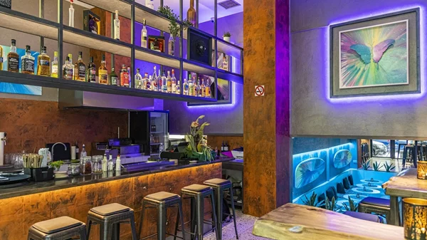 Ένα μπαρ - "Φouska" έσκασε στο Παγκράτι