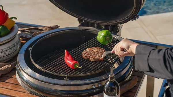 'Ora' για μπάρμπεκιου δίπλα στο κύμα