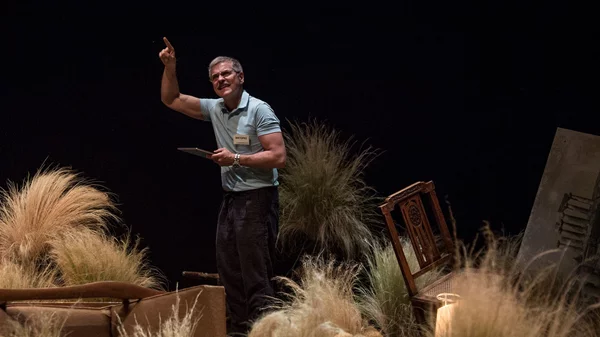 Άγγελος Μπούρας: "Στόχος μου είναι να συνυπάρχω με τους θεατές"