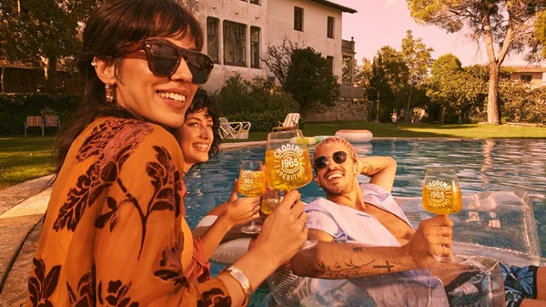 Πώς το Crodino θα αλλάξει όσα ήξερες για τα non alcoholic spritz