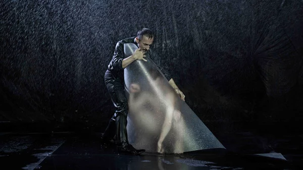 "Ink": Νέες ημερομηνίες-ώρες της παράστασης του Δημήτρη Παπαϊωάννου, αλλά και νέοι συντελεστές