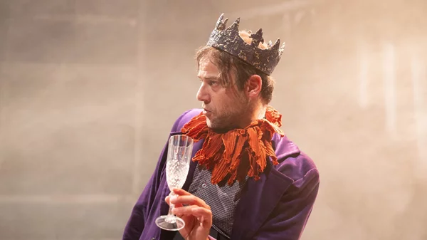 Last call για 6 θεατρικές παραστάσεις