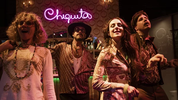 "1975": Η παράσταση του Γιώργου Σίμωνα επιστρέφει για 2η χρονιά