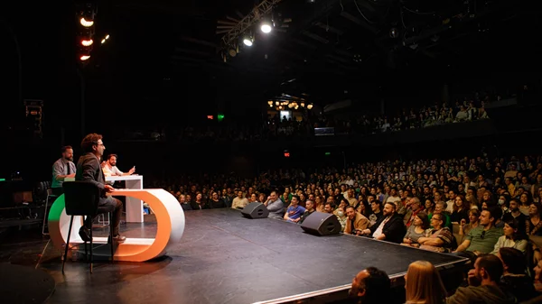 Με τέρμα τα γκάζια ξεκίνησε το Athens Comedy Festival!