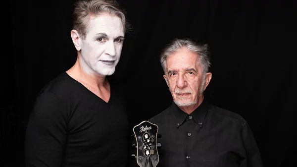 Ο Αιμίλιος Χειλάκης μένει ξανά "Μόνος με τον Άμλετ"