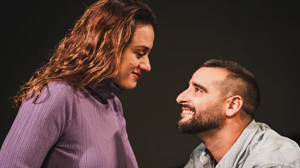 "Forget me not": Στις πρόβες των Κωνσταντίνου Μπιμπή - Μυρτώς Γκόνη "από το πρώτο τους βλέμμα μέχρι την τελευταία τους ανάσα"