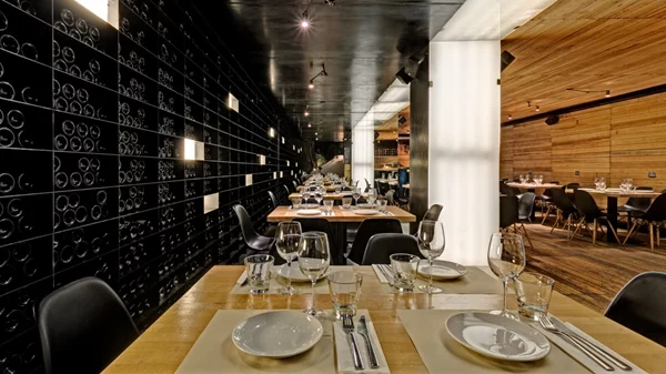 'Vinoteca Athens', επιστροφή στο μέλλον