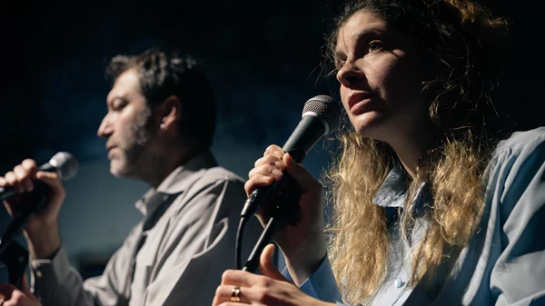 "Οι απόγονοι": Τελευταίες παραστάσεις για την Ηρώ Μπέζου και τον Χρήστο Θάνο