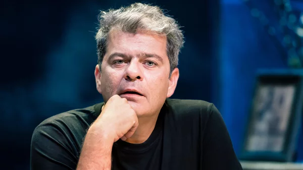 Πέτρος Ζούλιας: "Στα κλασικά έργα πάντα βρίσκεις κάτι που αντανακλά το χθες στο σήμερα"