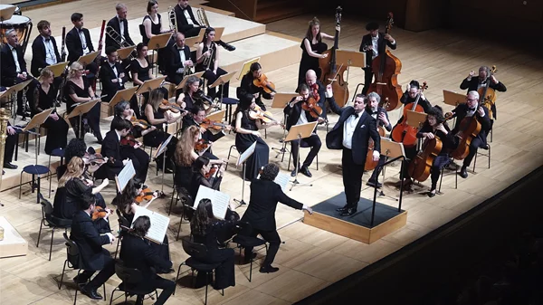 Ροκ και συμφωνική μουσική σε μια μοναδική συνάντηση στο Μέγαρο