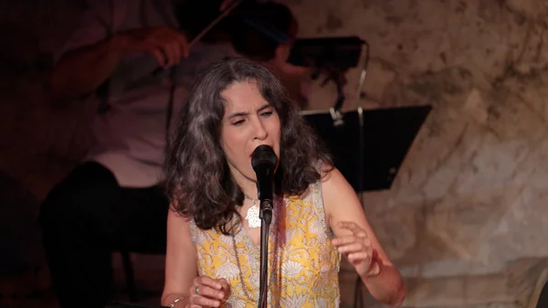 Η Lamia Bedioui μάς ταξιδεύει με μελωδίες από τη Μεσόγειο