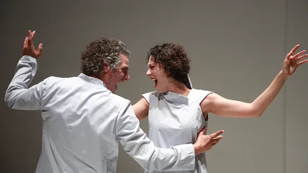 Τρεις θεατρικές παραστάσεις επιστρέφουν στο σανίδι