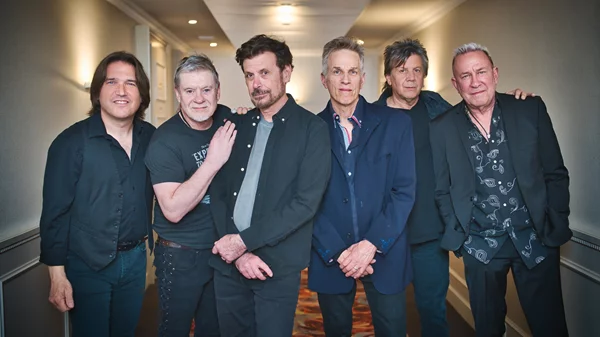 Αντίστροφη μέτρηση για την πρώτη εμφάνιση των Hooters στην Ελλάδα