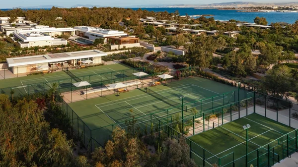 Το One&Only Aesthesis ξεκινά συνεργασία με την LUX Tennis