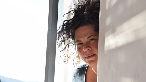 Η Ματούλα Ζαμάνη ενώνει το κοινό της κάτω από τον αθηναϊκό ουρανό