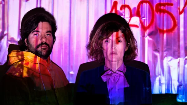 Ποιοι είναι οι φιλέλληνες του 21ου αιώνα; Η απάντηση στο Από Μηχανής Θέατρο