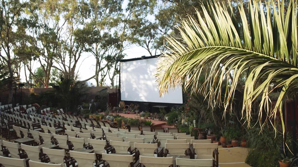 Με οδηγό το Φεστιβάλ Κινηματογράφου Σαντορίνης μαθαίνουμε τη Θήρα αλλιώς