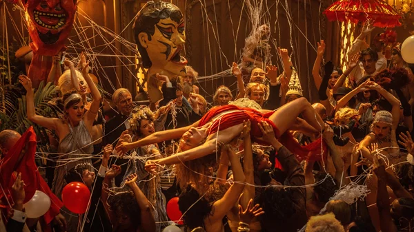 Χολιγουντιανή "Βαβυλώνα": Η σκοτεινή πλευρά του σινεμά αποκαλύπτεται