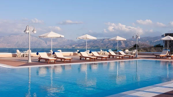 "Miramare Resort & Spa": Ανάσταση στον Άγιο Νικόλαο
