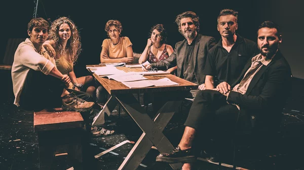 "Ήταν όλοι τους παιδιά μου": Φωτογραφίες από τις πρόβες του έργου του Άρθουρ Μίλερ στο Αλκυονίς