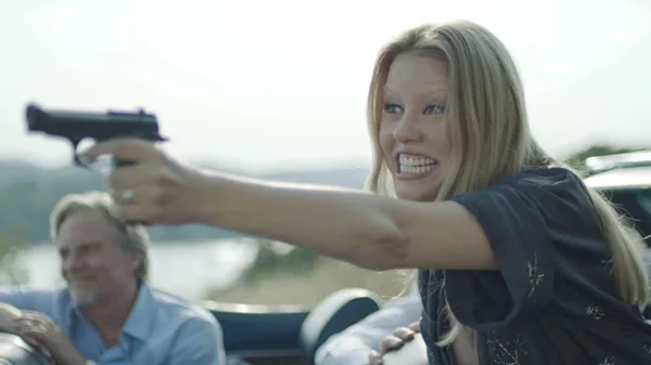 Φεστιβάλ Βερολίνου 2023: Η Μία Γκοθ σώζει μετά βίας το αβαθές "Infinity Pool"