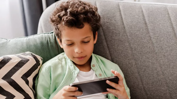 Τι βλέπει το παιδί μου στο YouTube;