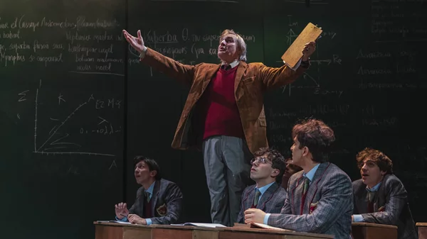 Οι θεατρικές παραστάσεις που ανεβαίνουν ξανά στο σανίδι την εβδομάδα 28/9-4/10