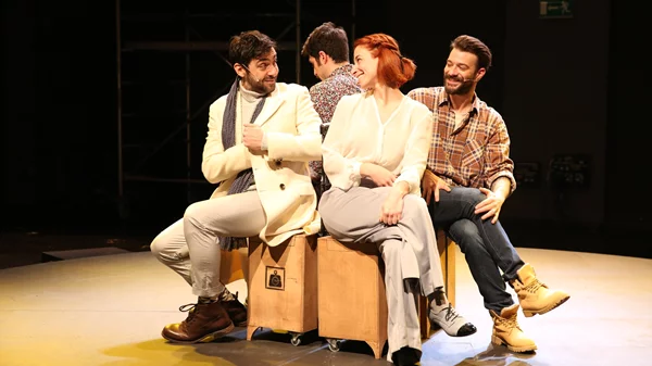 "Απλή μετάβαση": Το μιούζικαλ των Ευαγγελάτου - Καραμουρατίδη επιστρέφει