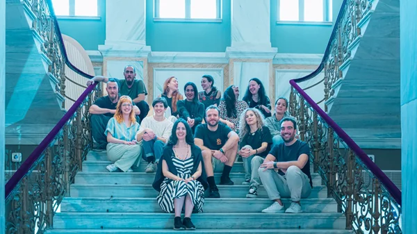 Οι έφηβοι γνωρίζουν τα στοιχεία του λαϊκού μας πολιτισμού και της λογοτεχνίας στο Δημοτικό Θέατρο Πειραιά