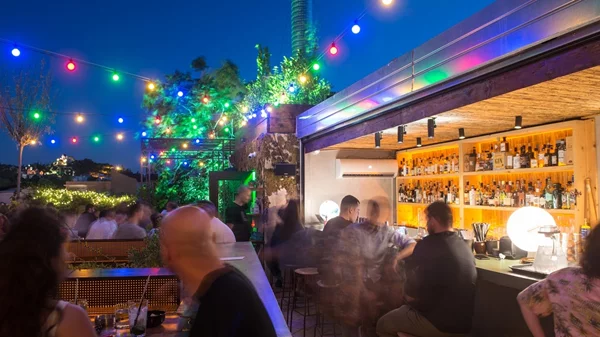 Στο "Λοκάλι" για λίγο ακόμη καλοκαίρι