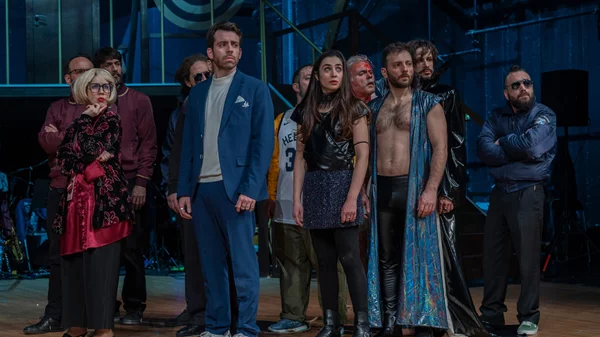 To "Merde!" επιστρέφει για δεύτερη σεζόν στο Δημοτικό Θέατρο Πειραιά