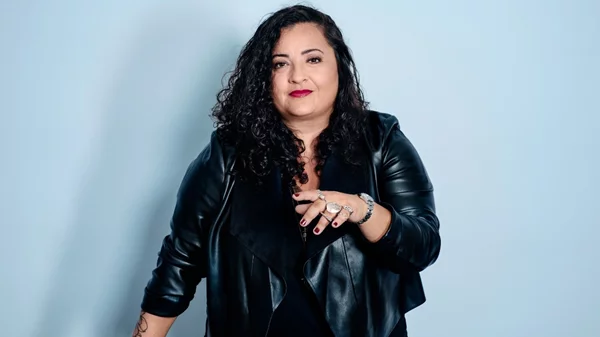 Μάγια Ζμπιμπ: "Το θέατρο είναι ένα είδος καλής πανούκλας"