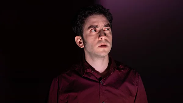 Update | "Το κόκκινο δωμάτιο": Αυλαία για τη γοτθική ιστορία που ανεβαίνει σε έναν ιδιαίτερο χώρο