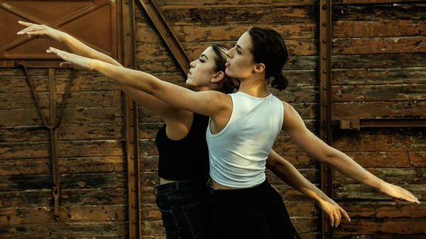 To 5ο Φεστιβάλ Σύγχρονου Χορού έρχεται στο Τρένο στο Ρουφ