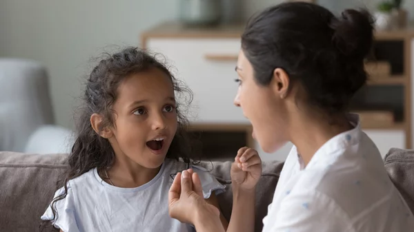 4 ψυχικά νοσήματα που έχουν ως σύμπτωμα τη φλυαρία