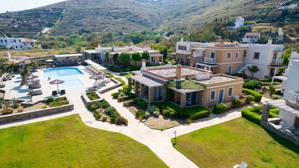 Πάσχα δίπλα στο κύμα στο "Porto Kea Suites"