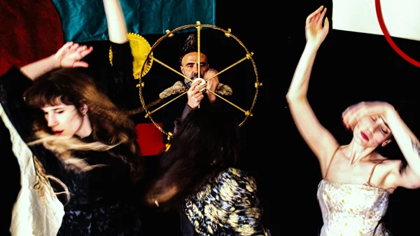 3 θεατρικές πρεμιέρες στο Bios