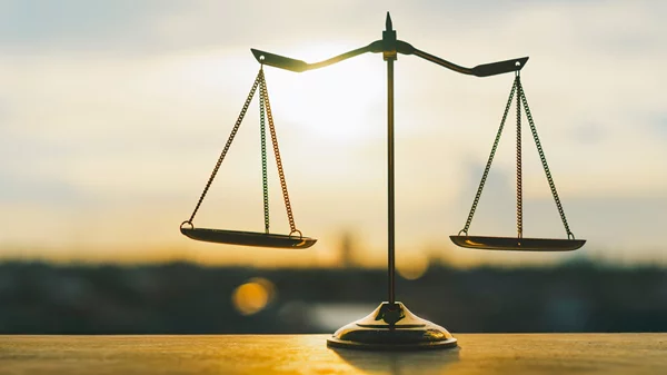 "Πόσο ανεξάρτητες είναι οι Ανεξάρτητες Αρχές;": Μια συζήτηση στον Δικηγορικό Σύλλογο