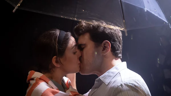 Έρωτες λαμπεροί σαν "αστΕΡΩΣκονη" στο θέατρο Σημείο