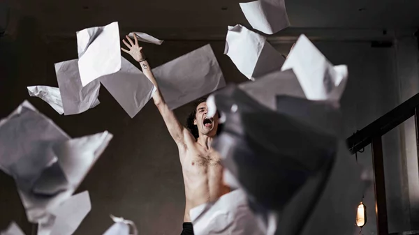 Το "Γράμμα στον πατέρα" του Κάφκα επιστρέφει στο H.ug