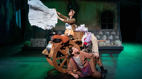 "Ένα παιδί μετράει τ' άστρα" και "Τα σ' αγαπώ του κόσμου": Δύο ζεστές παραστάσεις για παιδιά για τα φετινά Χριστούγεννα