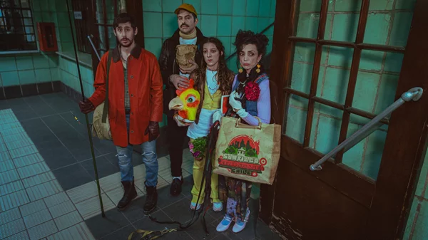 "Τι θα πει η μάνα σου όταν δει το πτώμα σου": Το νέο έργο της σχολής του Πορεία είναι εδώ