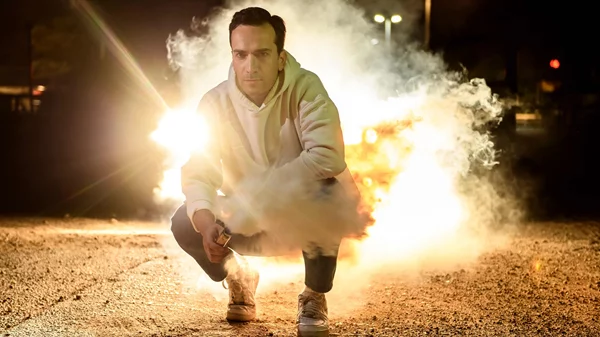 Οι "Στρακαστρούκες" του Δημήτρη Σαμόλη ανεβαίνουν στο Θέατρο Μικρό Γκλόρια