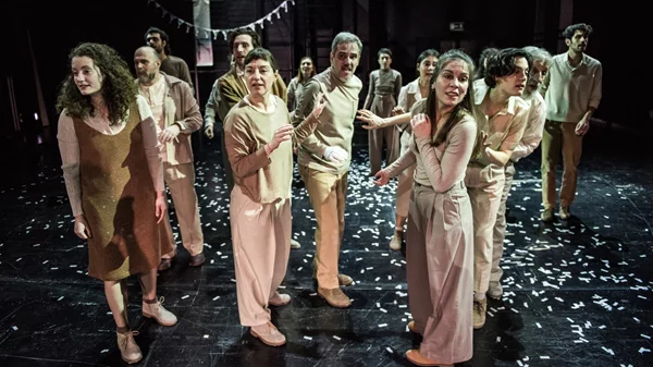 "Ονειρόδραμα": Πρώτες εικόνες από το σύμπαν της Γεωργίας Μαυραγάνη στο Εθνικό