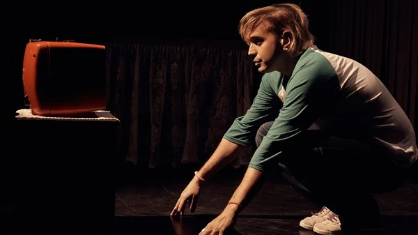 Το "Όταν μεγαλώσω, θα γίνω Νάνα Μούσχουρη" συνεχίζεται στο θέατρο Σταθμός