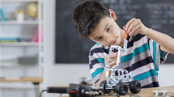 Χαρισματικά παιδιά: Αναγνωρίζοντας την ιδιαιτερότητα, χωρίς να ξεχνάμε την παιδική ηλικία