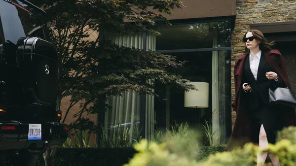 Το "Bugonia" του Γιώργου Λάνθιμου διεκδικεί Χρυσό Λέοντα στο Φεστιβάλ Βενετίας