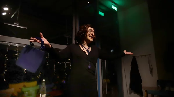 Ο μονόλογος "Την Τρίτη στο σούπερ-μάρκετ" του Εμμανουέλ Νταρλέ επιστρέφει για δεύτερη χρονιά